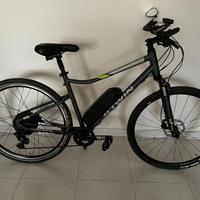 Bici trekking elettrica assistita Riverside 920