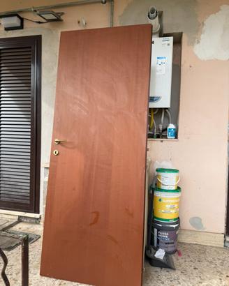 2 porte in legno bagno e camera da letto