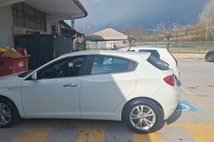 Alfa giulietta  anno 2011