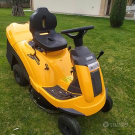 Trattorino tagliaerba 