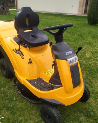 Trattorino tagliaerba 