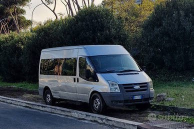 Ford transit 2.2 turbo -9 posti tourneo
