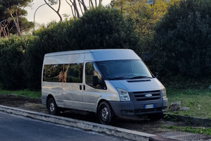 Ford transit 2.2 turbo -9 posti tourneo