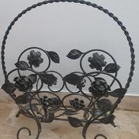 Porta giornali in ferro battuto