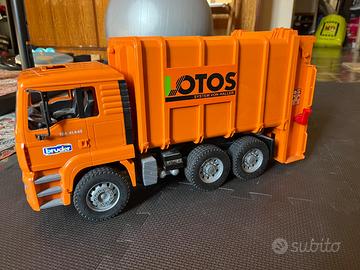 Camion della spazzatura bruder