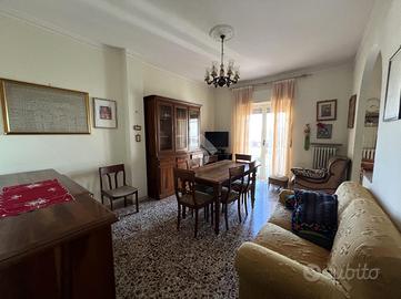 3 LOCALI A LAMEZIA TERME