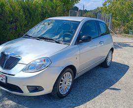 Lancia Ypsilon 1.3 MJT 75 CV Unyca