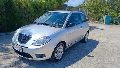 Lancia Ypsilon 1.3 MJT 75 CV Unyca