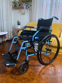 Carrozzina ortopedica pieghevole