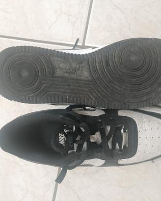 SCARPA AIR FORCE 1 NERA E BIANCA ORIGINALE 