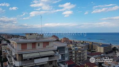 Appartamento grande a 150 mt. dal mare