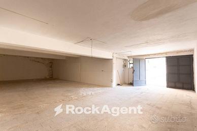 AMPIO DEPOSITO/GARAGE