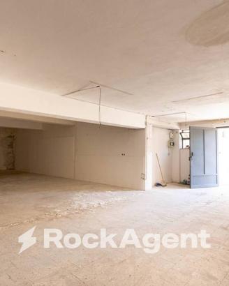 AMPIO DEPOSITO/GARAGE