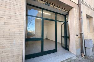 Locale commerciale in via Marongiu