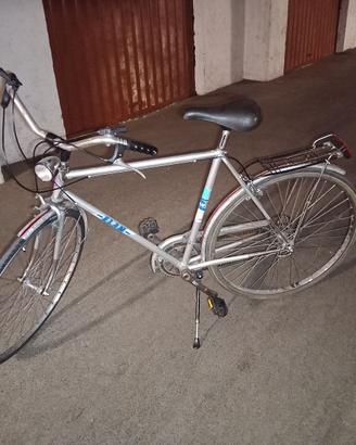 Bicicletta uomo città