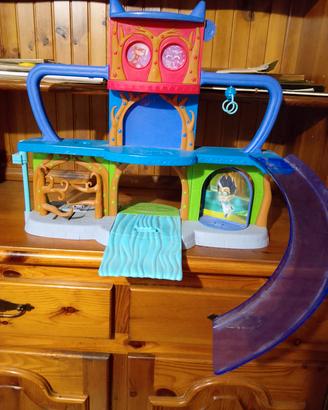 base dei super pigiamini con personaggi 