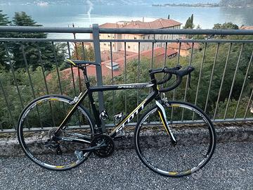 bici corsa scott