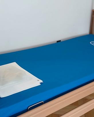 Letto da degenza elettrico pieghevole antidecubito