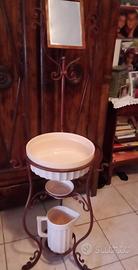 Toilette da camera in ferro battuto brocca, ecc..