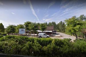 Attività / Licenza di 250 m² con 2 locali a Castel