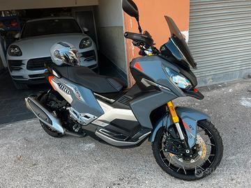 Peugeot xp 400 GT 2024 sempre garage 9000km xp400