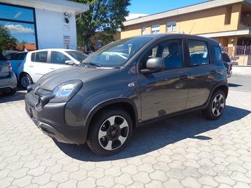 Fiat Panda hybrid city cross