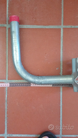 Staffa curva per pali/ringhiere D40mm