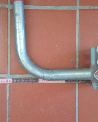 Staffa curva per pali/ringhiere D40mm
