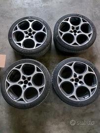 Cerchi Alfa Romeo 19 pollici+gomme 235/40 ZR19