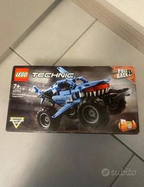 LEGO Technic Monster jam due in uno