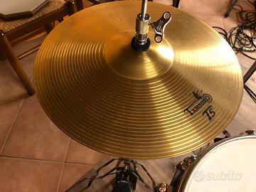 Cymbal crash 16’ e hit hat 14’ marca Tamburo