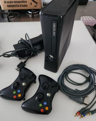 Console XBOX 360 nera + 2 controller