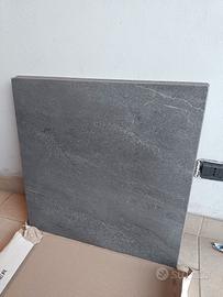 Piastrelle nuove grigio scuro 61,5x61,5