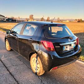 Toyota Yaris 2015 benzina