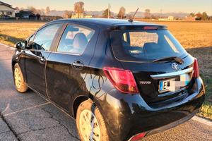 Toyota Yaris 2015 benzina