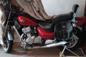 motocicletta custom 