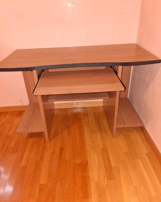Scrivania in legno