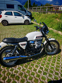 Moto guzzi v7 classic