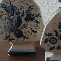 Coppia di bottiglie sagomate CERAMICA LA CAVA 