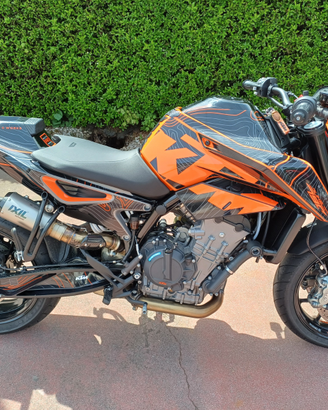 KTM DUKE 790
