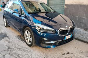 BMW 225xe ibrida plug-in 