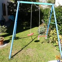 Supporto in metallo per altalene