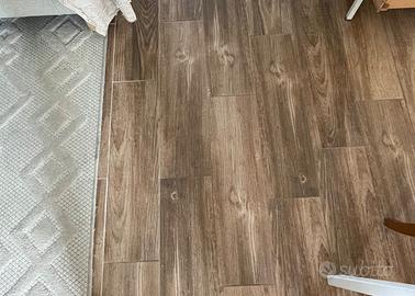 Pavimento gress porcellanato effetto legno