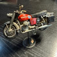 Modellino Guzzi V7 Special