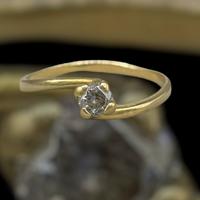 Anello Solitario oro giallo 18 carati nuovo Donna.