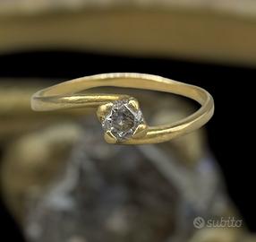 Anello Solitario oro giallo 18 carati nuovo Donna.