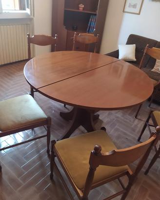 Tavolo Allungabile con 6 Sedie