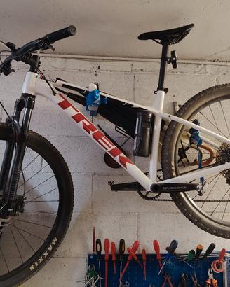 Mountain bike  Trek x caliber L