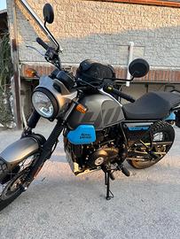 Royal Enfield Scram Himalayan 411