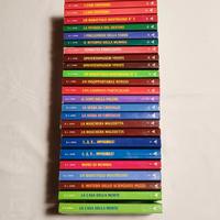 collezione piccoli brividi con adesivi 